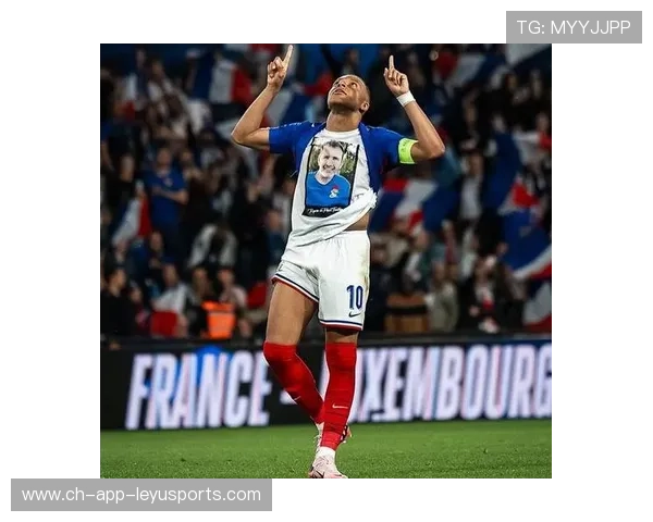 姆巴佩在社媒回应球迷问题耐心十足,互动率破表 姆巴佩在社媒回应球迷问题耐心十足,互动率破表